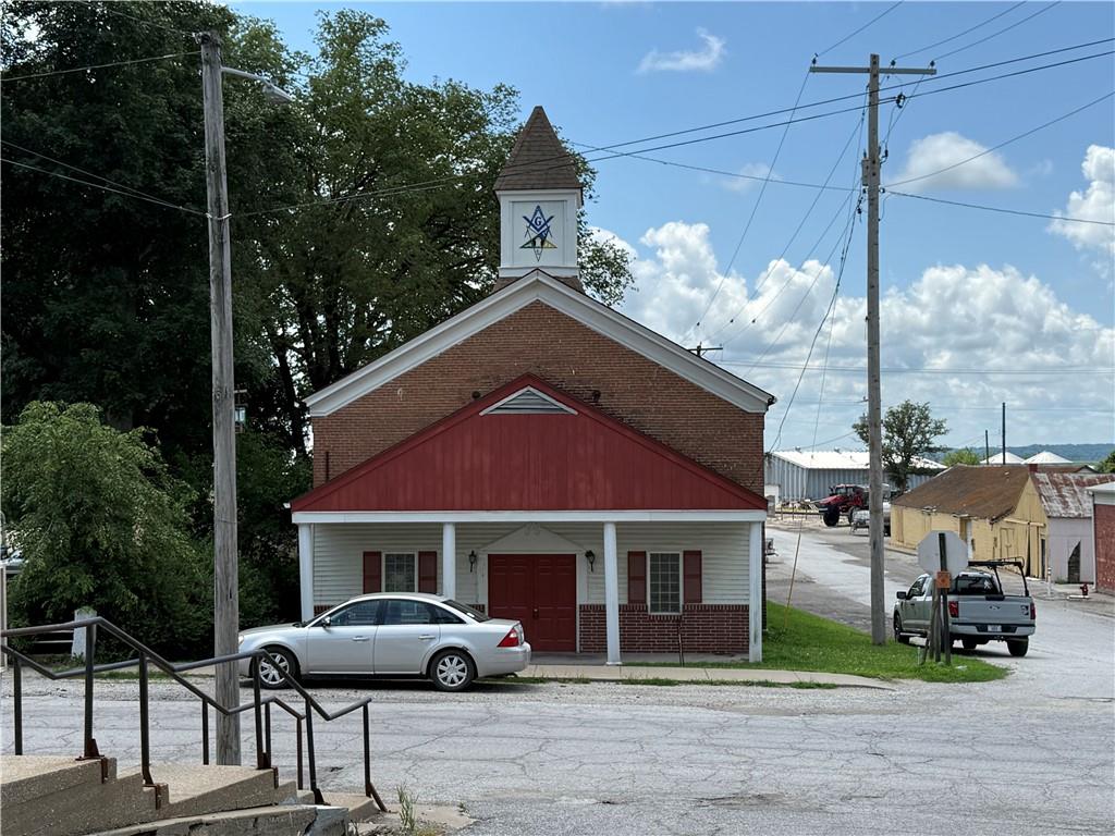 202 Grand Ave, Forest City, MO 64451
