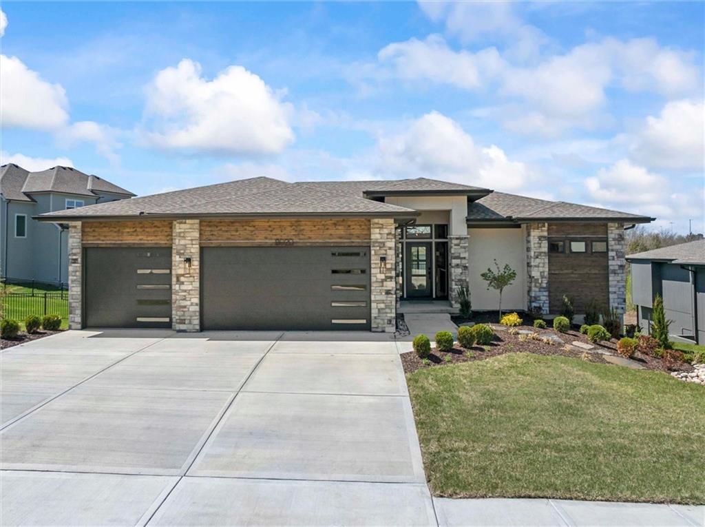 8020 Round Prairie St, Shawnee, KS 66220