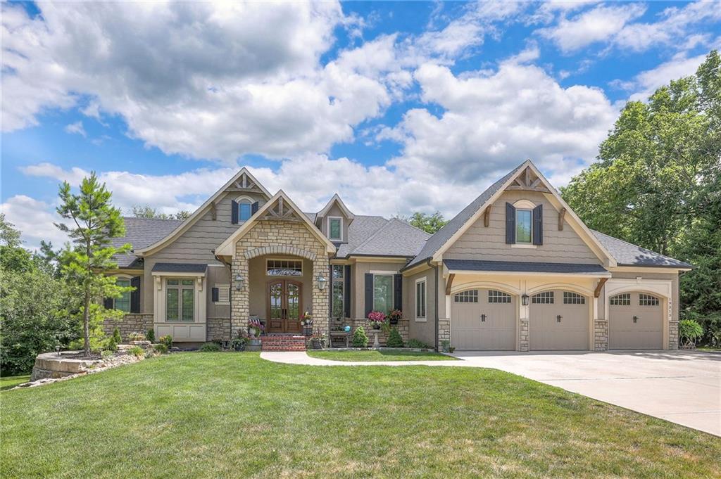 19313 S Raffurty Rd, Pleasant Hill, MO 64080