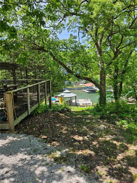 229 E Sugar Lake Dr, Mound City, KS 66056