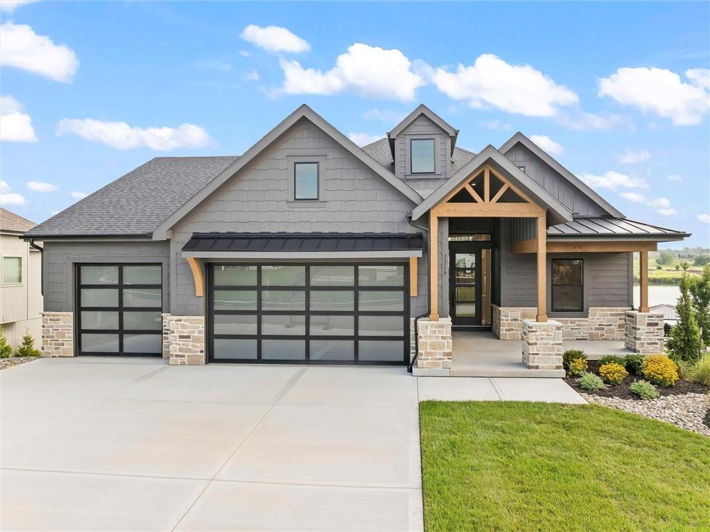 1319 Granton Ln, Raymore, MO 64083