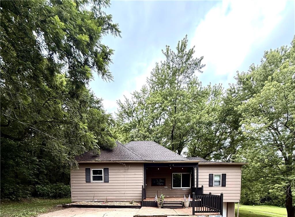 11 Bucks Ave, Stewartsville, MO 64490