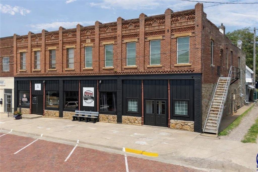 412 Broadway St, Valley Falls, KS 66088