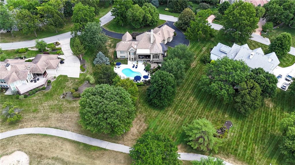 16800 Grace Dr, Loch Lloyd, MO 64012