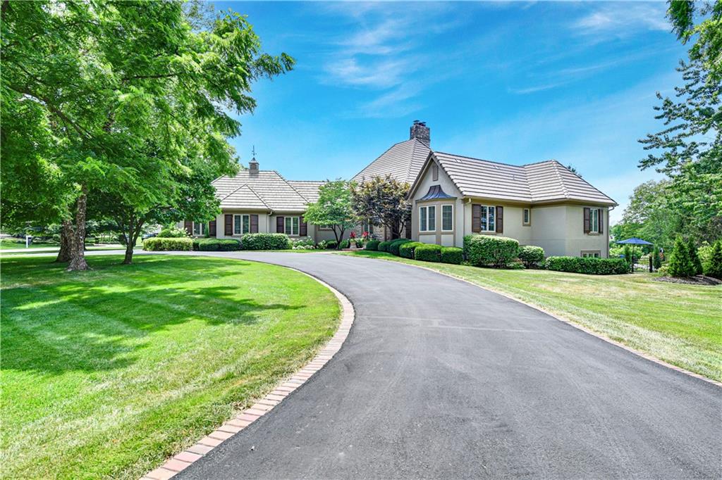 16800 Grace Dr, Loch Lloyd, MO 64012