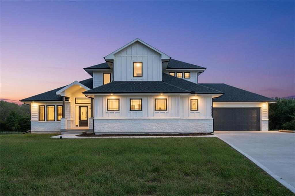 13311 Woodland Ranch Dr, Lone Jack, MO 64086