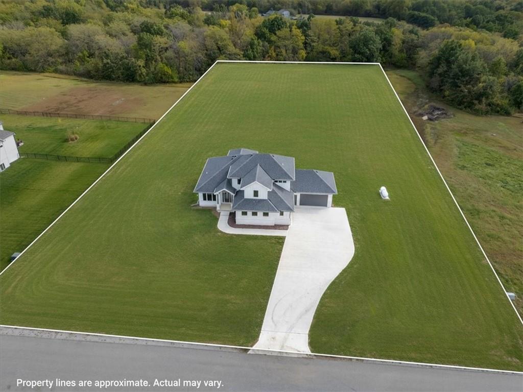 13311 Woodland Ranch Dr, Lone Jack, MO 64086