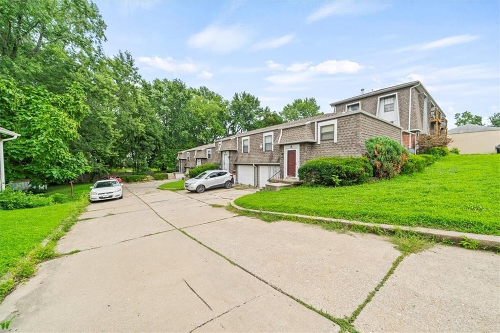 517 N Spring St, Independence, MO 64050