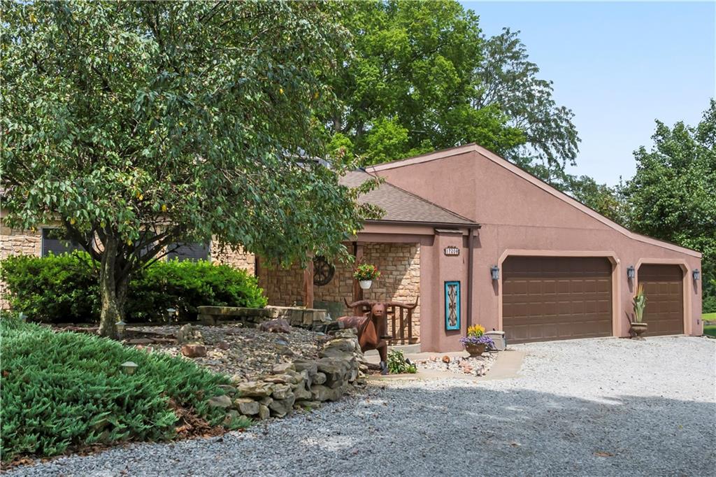 17208 Eisenhower Rd, Leavenworth, KS 66048