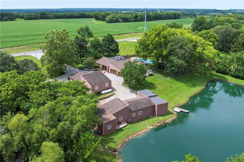 17208 Eisenhower Rd, Leavenworth, KS 66048