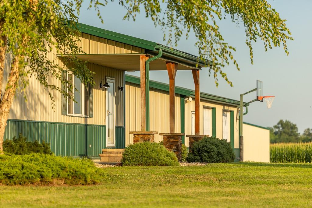 520 NE 15504 County Rd, Archie, MO 64725