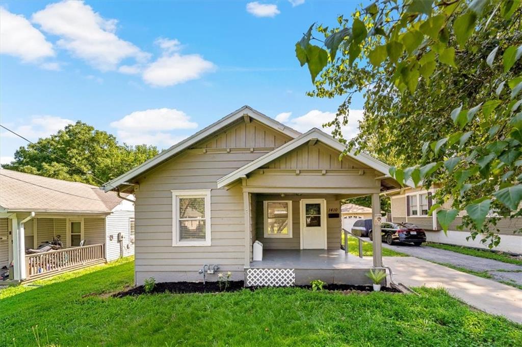 1410 W College St, Independence, MO 64050