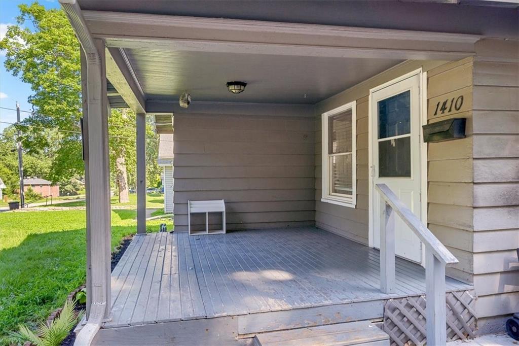 1410 W College St, Independence, MO 64050