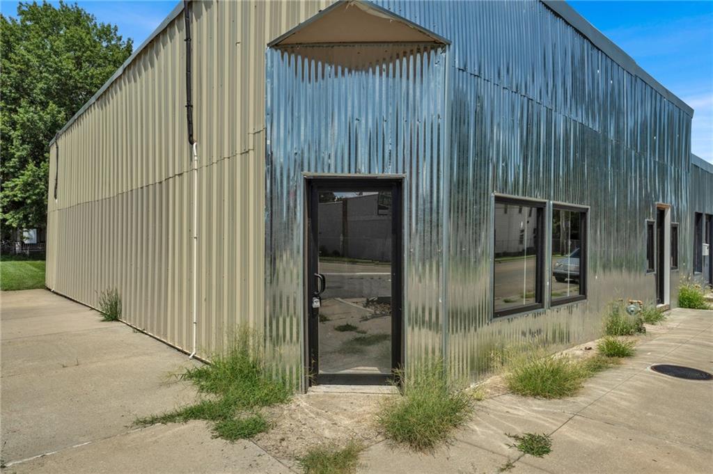 1700 NE Seward Ave, Topeka, KS 66616
