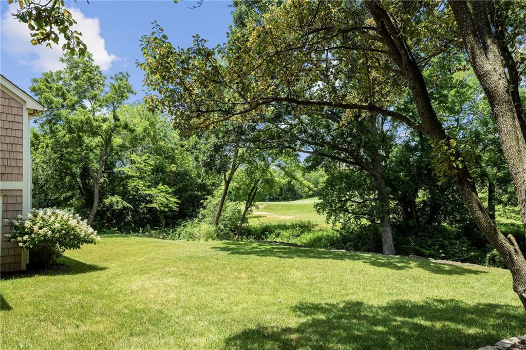 3044 W 118th Ter, Leawood, KS 66211