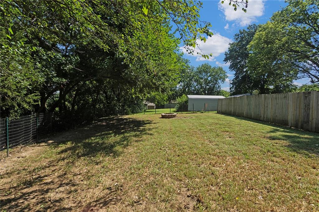 5225 Farley Ct, Merriam, KS 66203