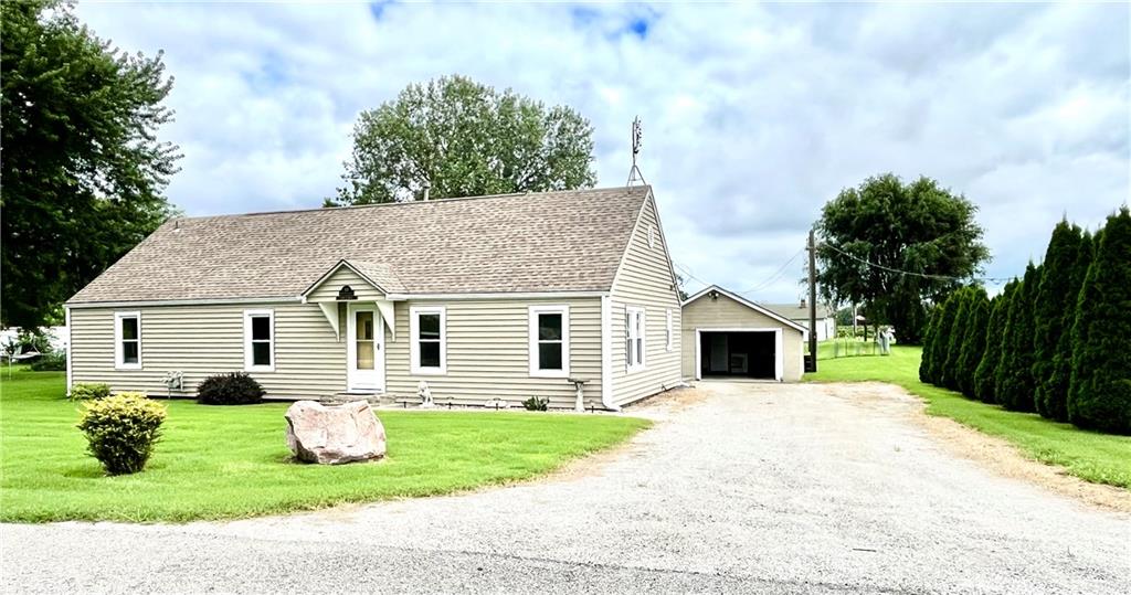 301 S 8th St, Elwood, KS 66024