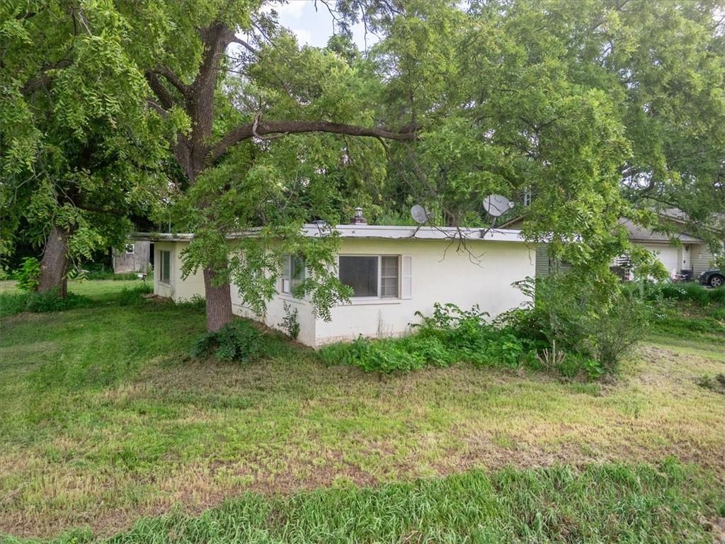 119 E Davis St, Mound City, MO 64470