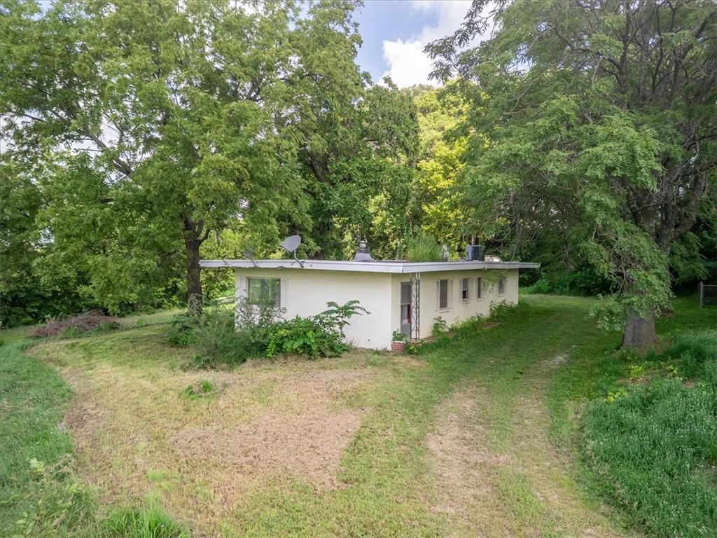 119 E Davis St, Mound City, MO 64470
