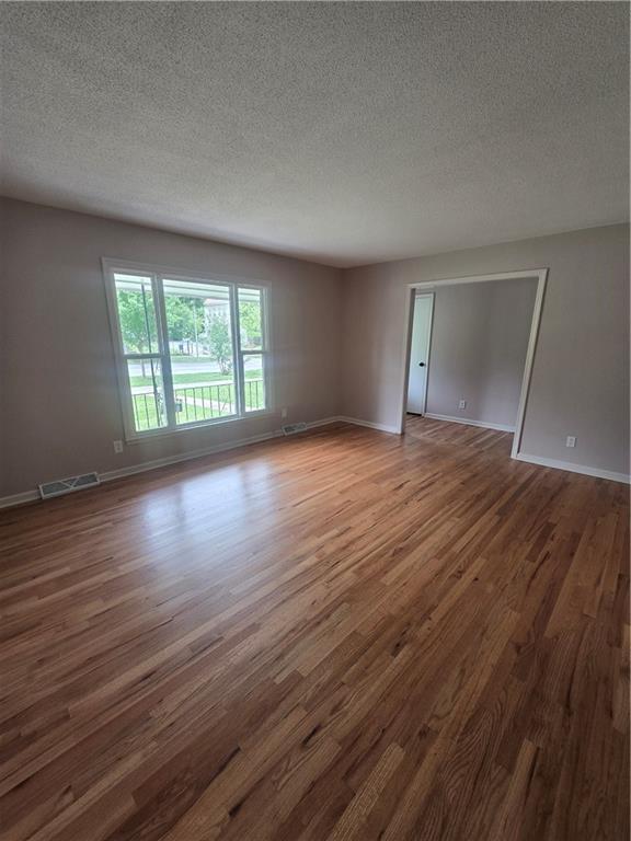 2843 Benton Blvd, Kansas City, MO 64128