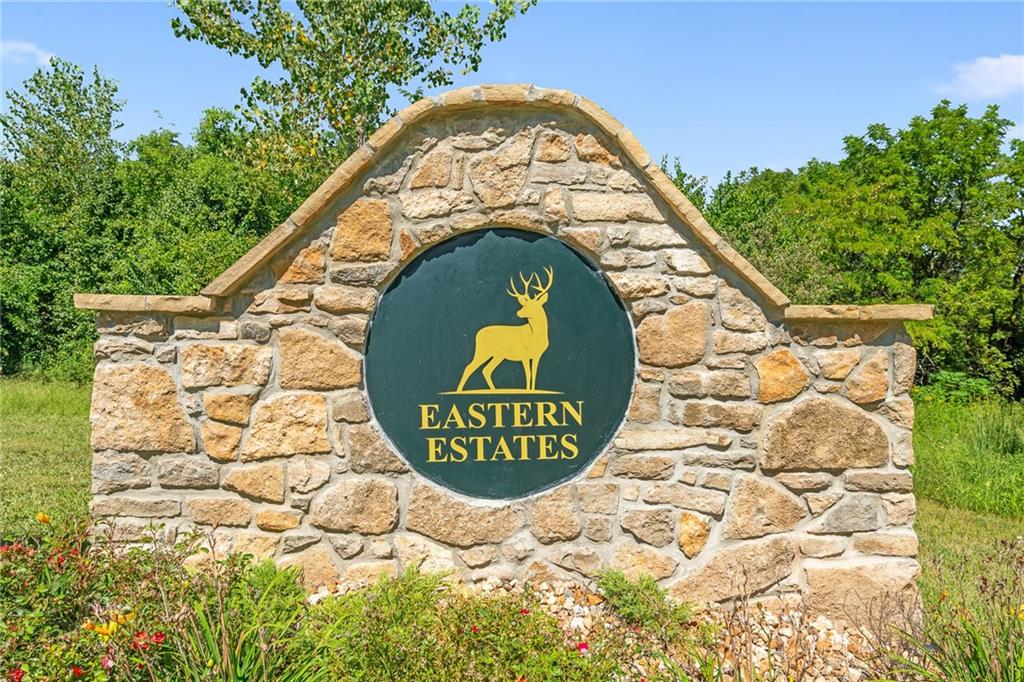 13212 Winner's Cir, Smithville, MO 64089