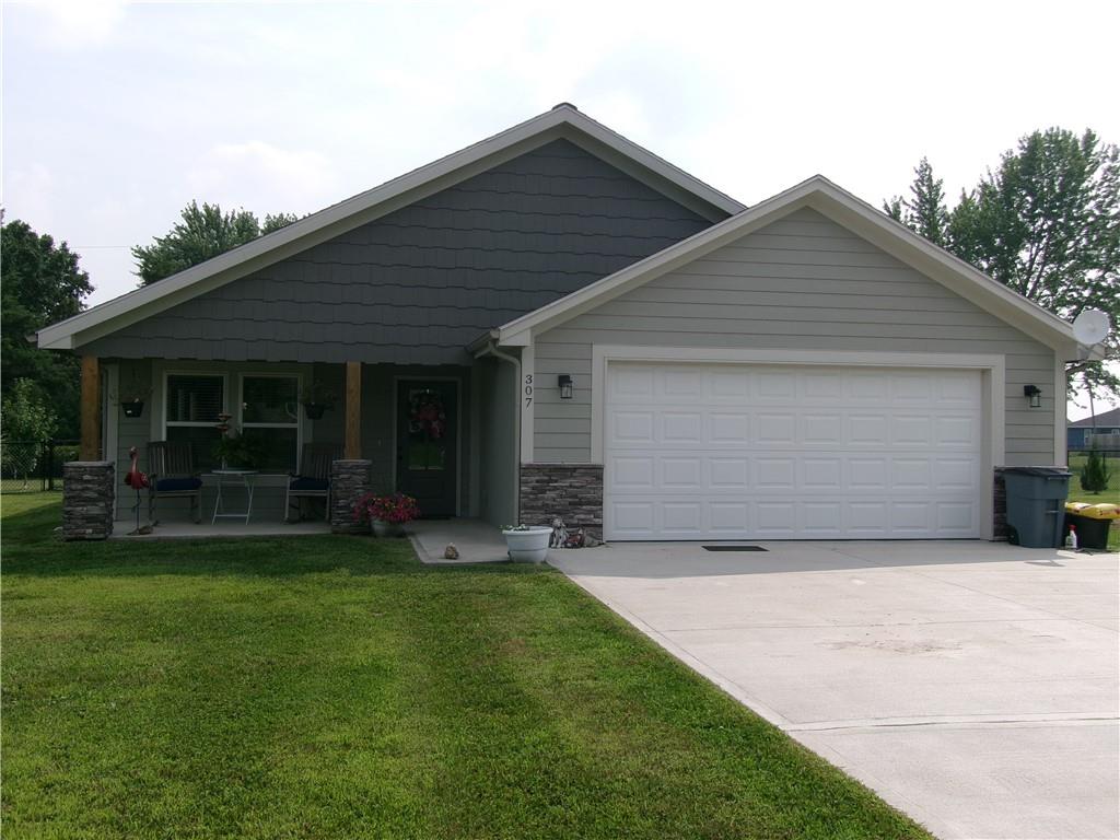 307 W Pacific St, Kingsville, MO 64061