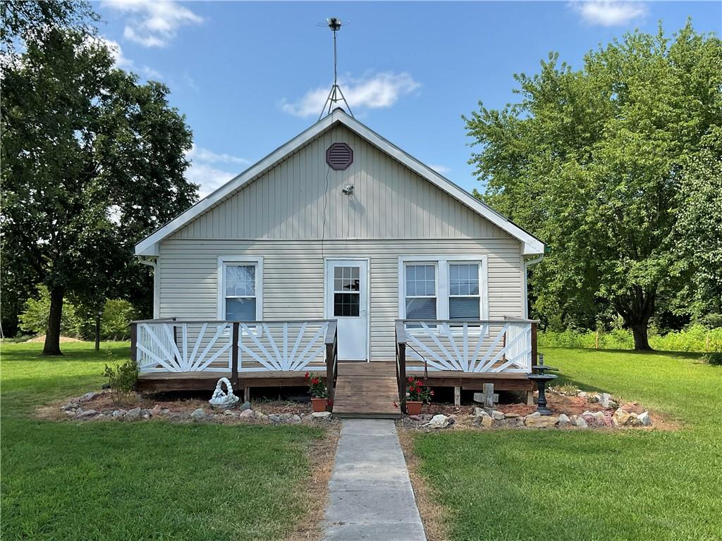 18615 137th St, Pattonsburg, MO 64670