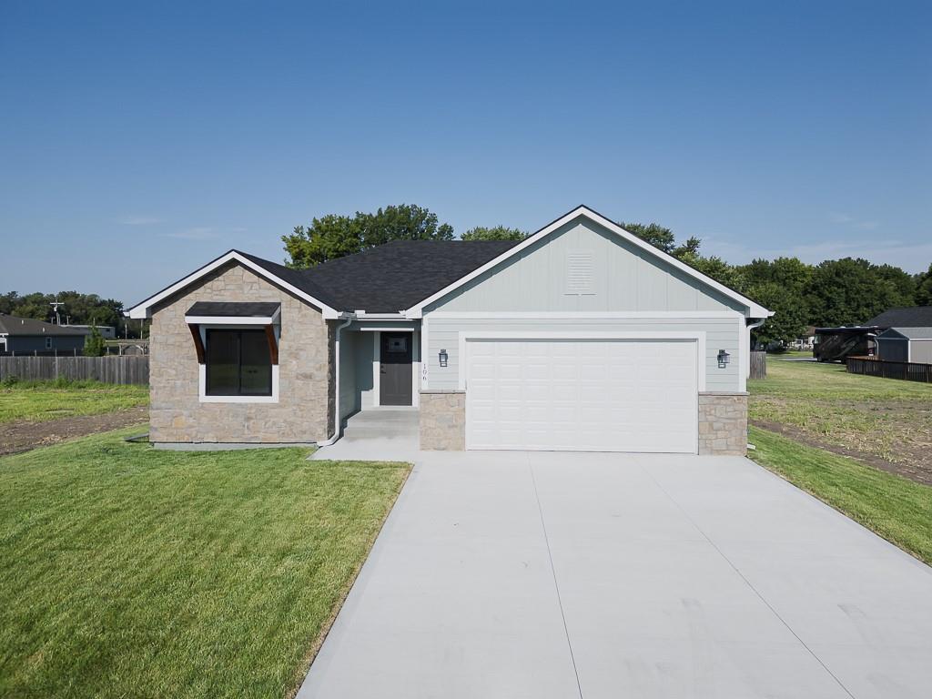 106 Hickory St, Perry, KS 66073