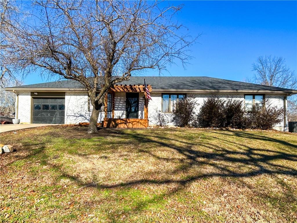 708 E Grand Ave, Lacygne, KS 66040