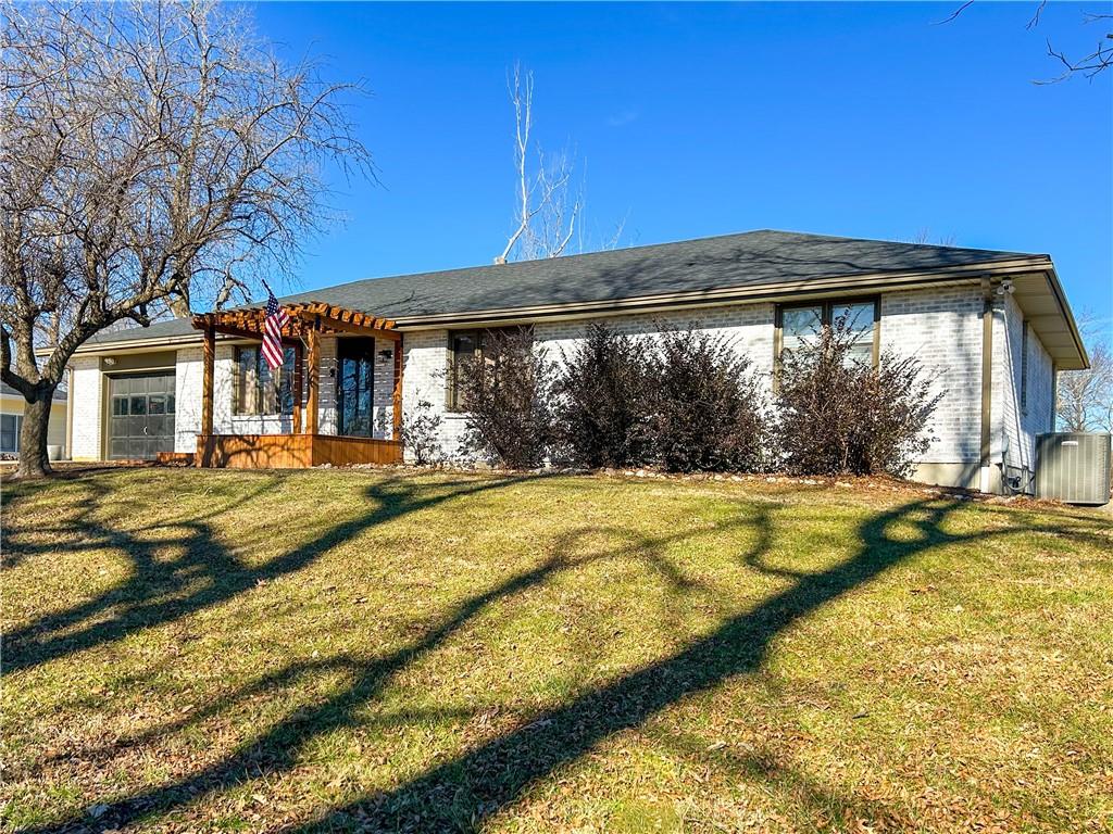 708 E Grand Ave, Lacygne, KS 66040