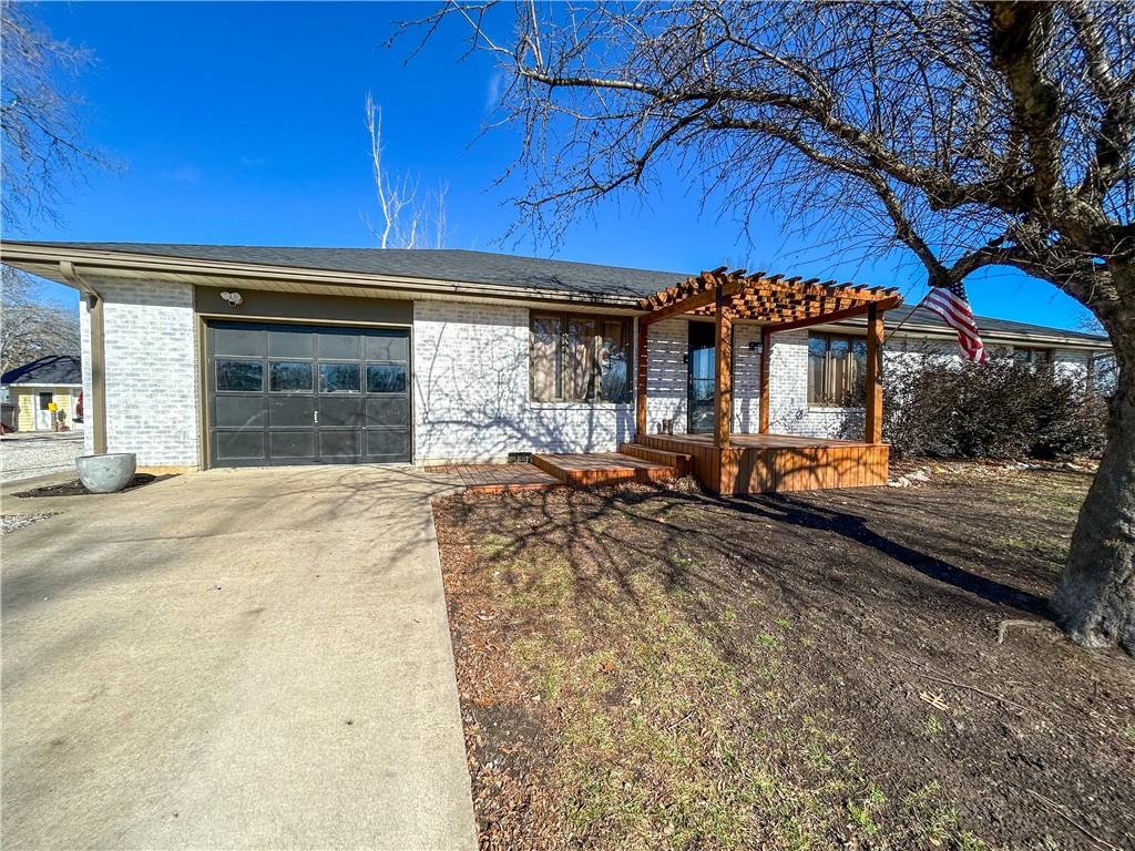 708 E Grand Ave, Lacygne, KS 66040