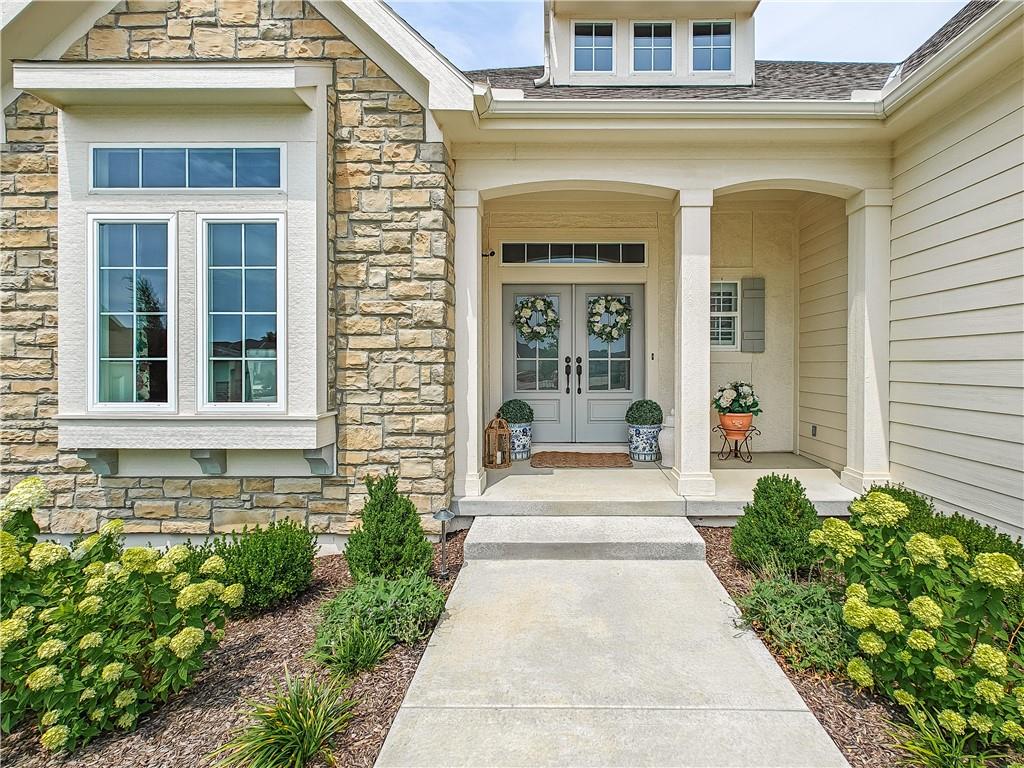 9302 W 167 Ter, Overland Park, KS 66085