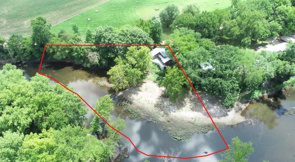19332 River Ln, Wheatland, MO 65779