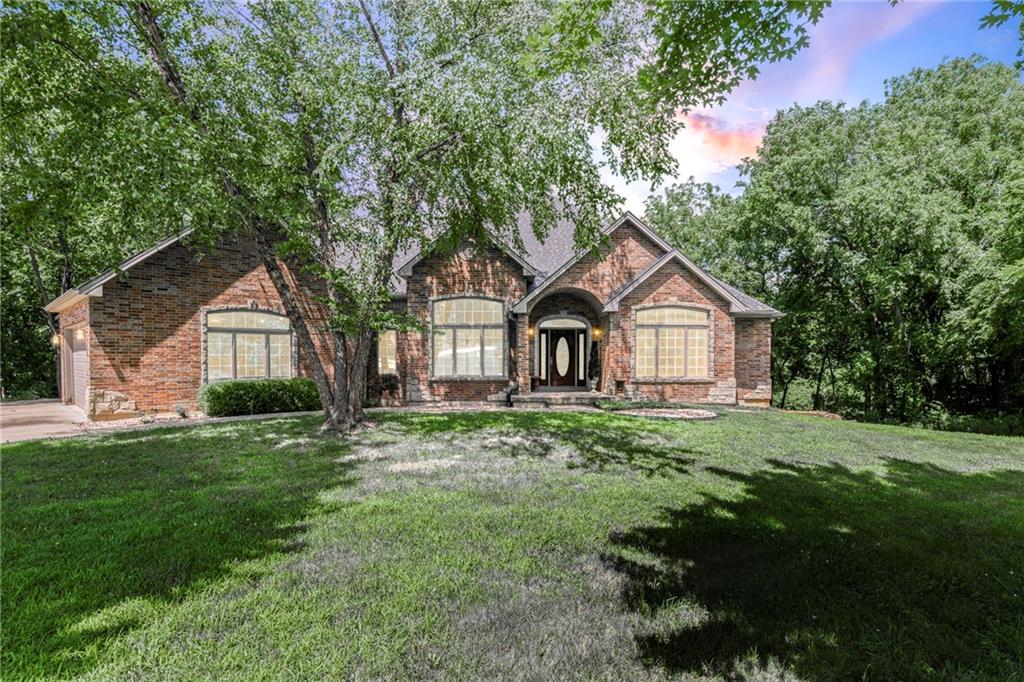 25375 Sunset Ln, Paola, KS 66071