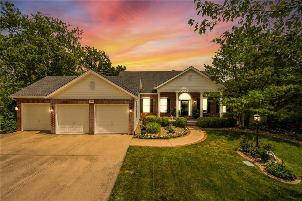 8211 NW High Point Dr, Weatherby Lake, MO 64152