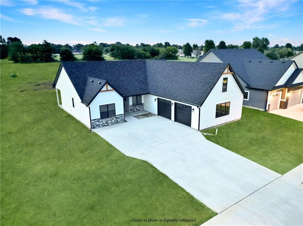 2804 Craftsman Dr, Sedalia, MO 65301