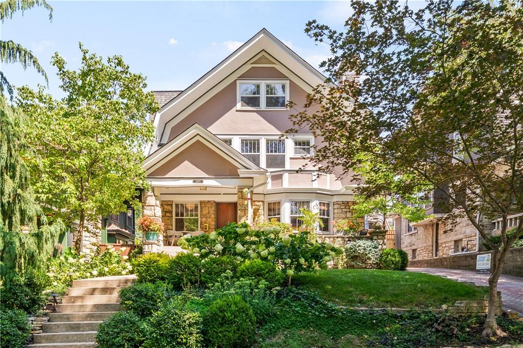 3805 Campbell St, Kansas City, MO 64109