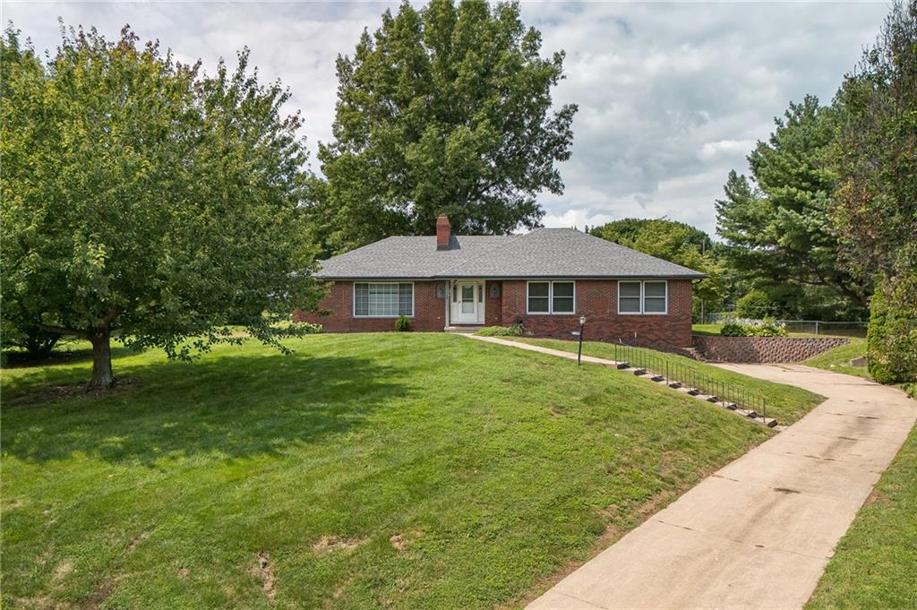 7128 Lundeen Dr, Country Club, MO 64505