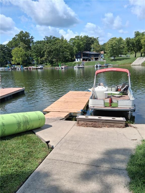 41 Clipper Dr, Lake Tapawingo, MO 64015