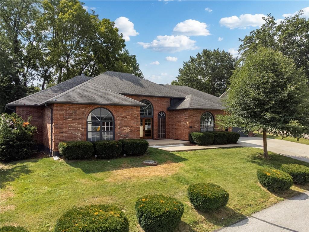 41 Clipper Dr, Lake Tapawingo, MO 64015