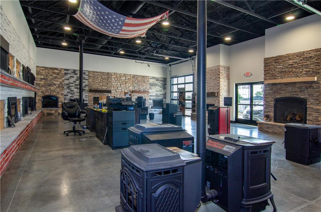 1301 E 4th St, Pittsburg, KS 66762