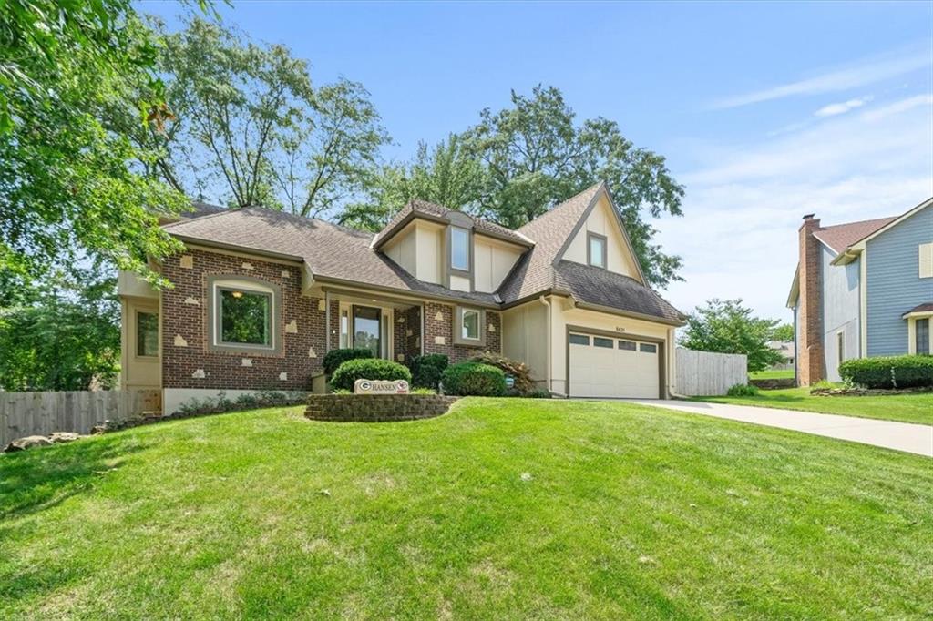 8421 Hawthorne Pl, Raytown, MO 64138