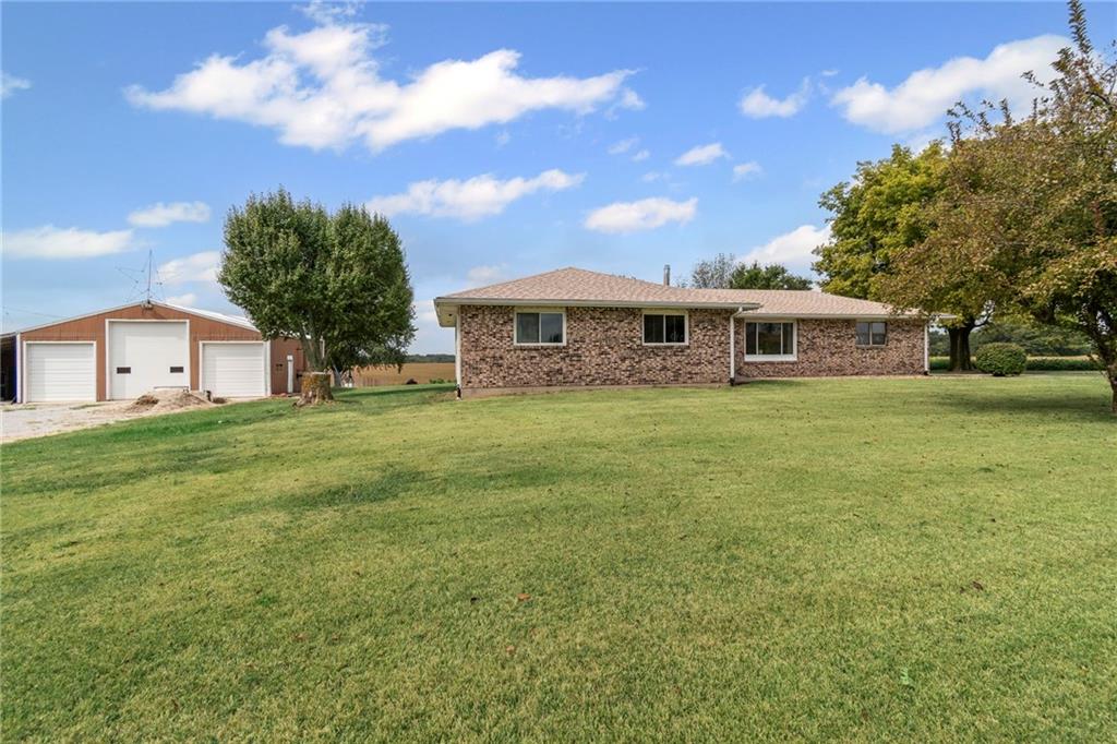 10451 Miners Trail Rd, Higginsville, MO 64037