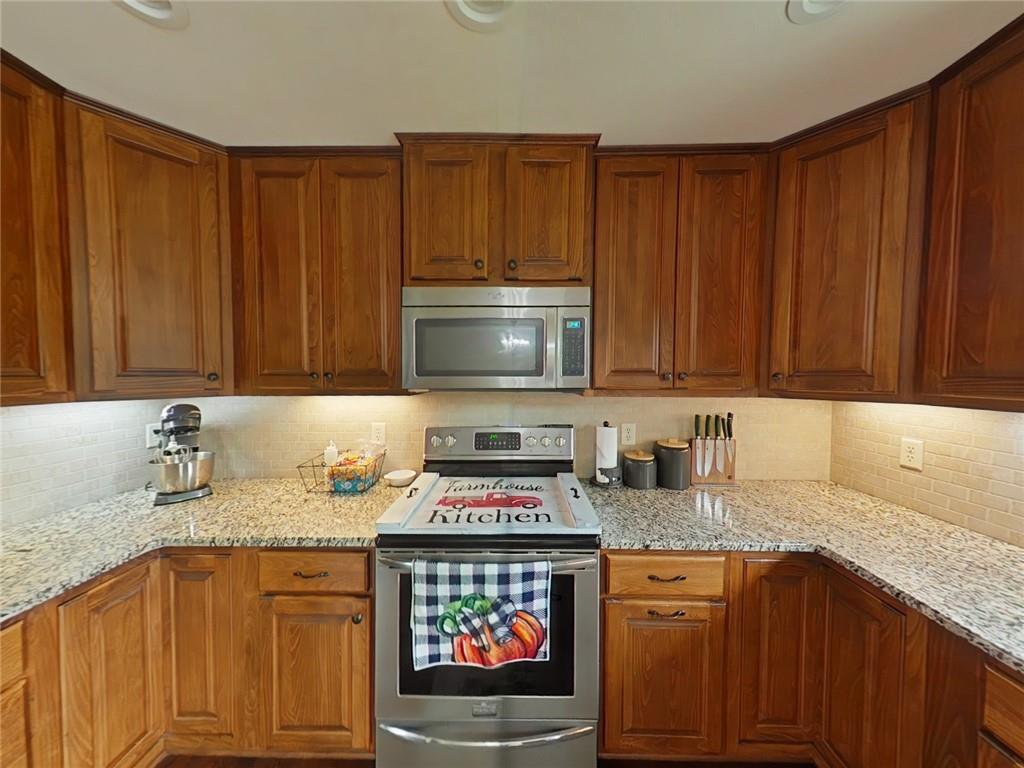 3814 Meadow Oak Ln, St Joseph, MO 64503