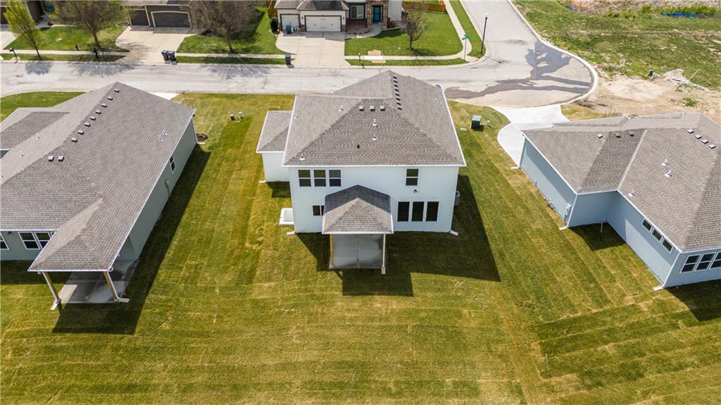 505 SW Newport Dr, Blue Springs, MO 64014