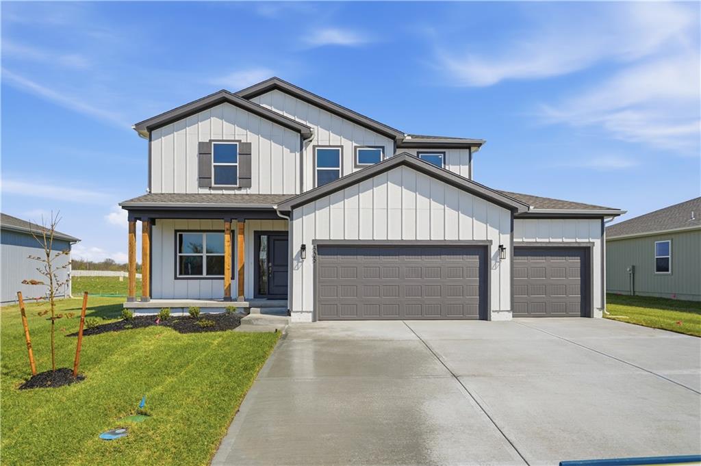 505 SW Newport Dr, Blue Springs, MO 64014