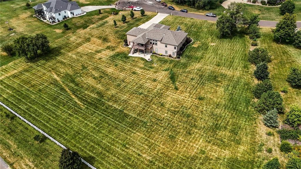 25055 Woodridge Cir, Leavenworth, KS 66048