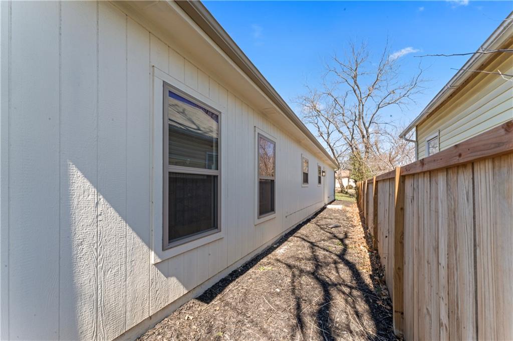 144 Pacific Ave, Osawatomie, KS 66064