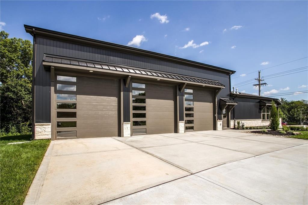 15021 Broadmoor St, Overland Park, KS 66223