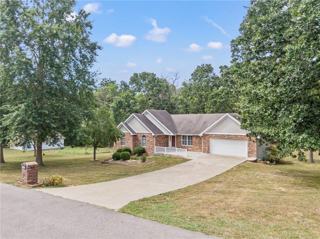 1655 Sunchase Dr, Warsaw, MO 65355